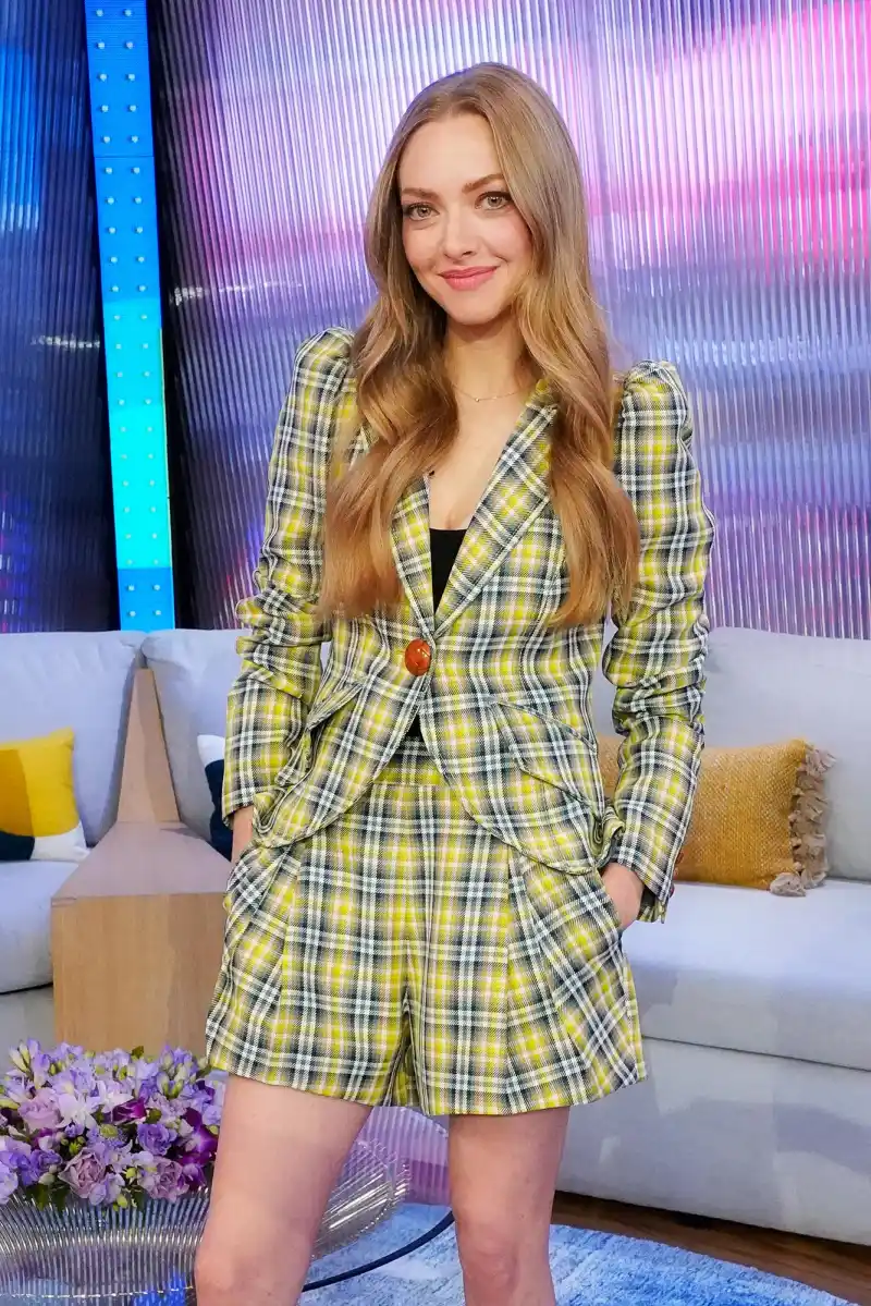 Amanda-Seyfried-Channels-Her-Inner-Cher-Horowitz--Rocks-Yellow-Plaid-Mini-Skirt-222