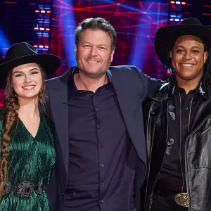 Blake Shelton Bonds With The Voice Contestants About Losing Their Brothers
