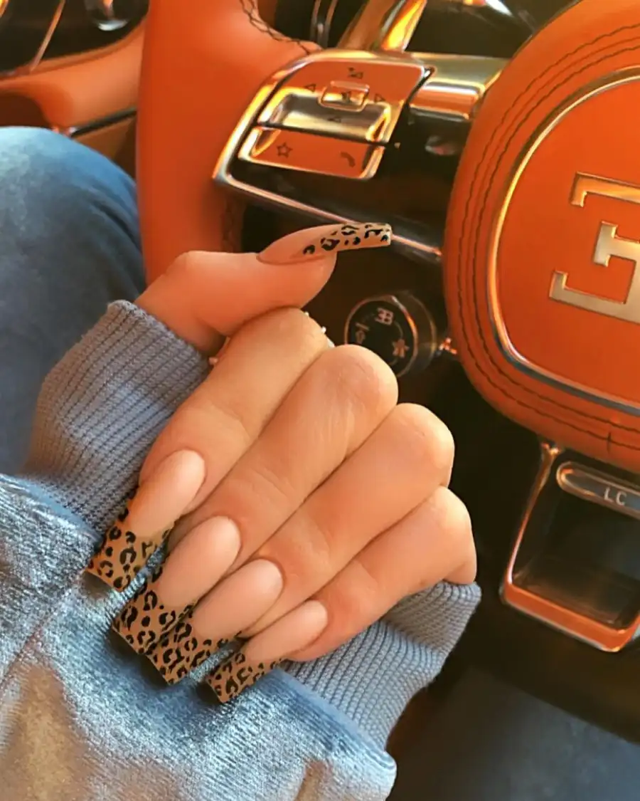Celebrity-Wildest-Nail-Designs-Gallery-164 Kylie Jenner