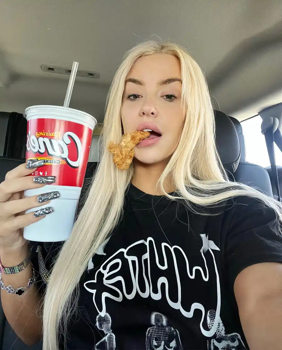 Celebrity-Wildest-Nail-Designs-Gallery-168 tana mongeau