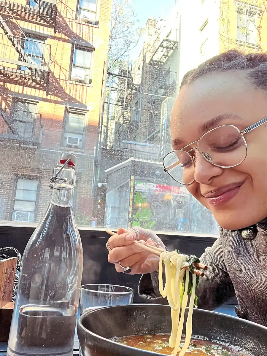 -Dead-Ringers--Star-Britne-Oldford--Inside-a-Day-in-My-Life- -212