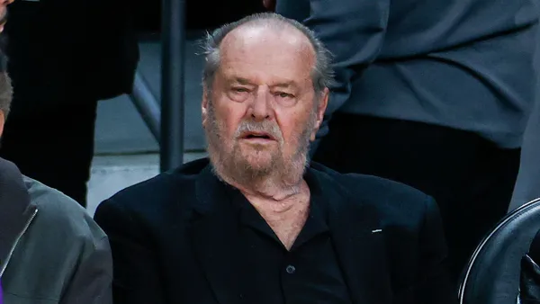 FEATURE Jack NicholsonVMakes Rare Public Appearance at Lakers Game 5