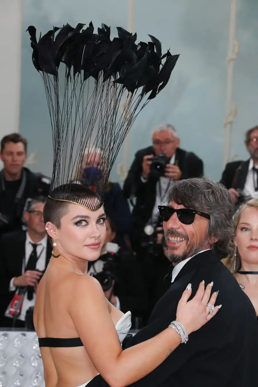 Florence Pugh Shaved Head at Met 603