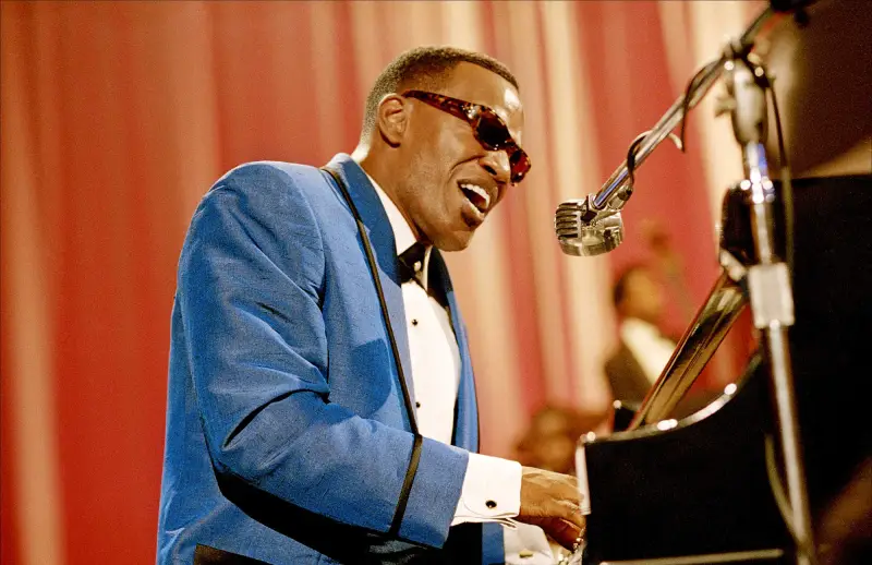 Jamie-Foxx-through-the-years-225