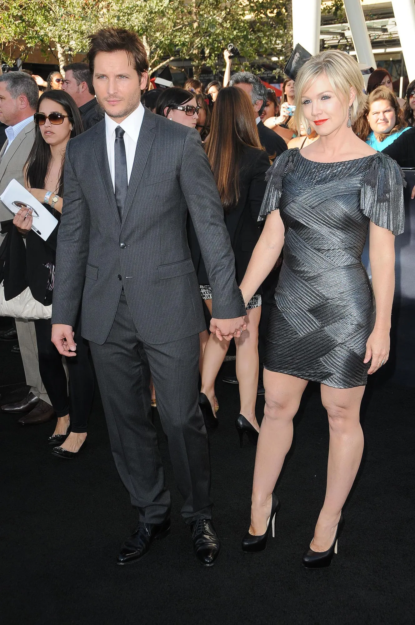 Jennie-Garth-and-Ex-Husband-Peter-Facinelli-Reunite-at-Daughter-Luca-s-College-Graduation--Photo-371