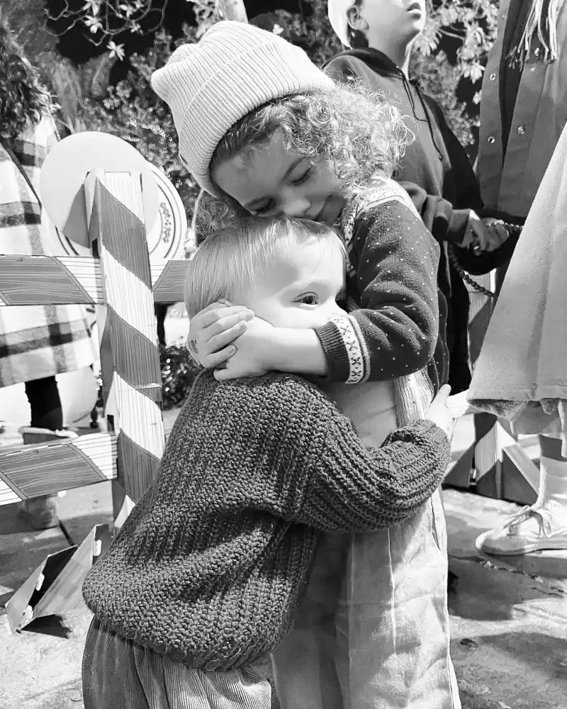 Jeremy-Allen-White-and-Estranged-Wife-Addison-Timlin-s-Family-Album-With-2-Daughters-170