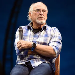 Jimmy Buffett Hospitalized, Forced to Reschedule Show Due to Medical Condition Needing 'Immediate Attention'