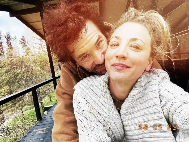 Kaley Cuoco and Tom Pelphrey Are Committed But Not Worried About Getting Engaged 110