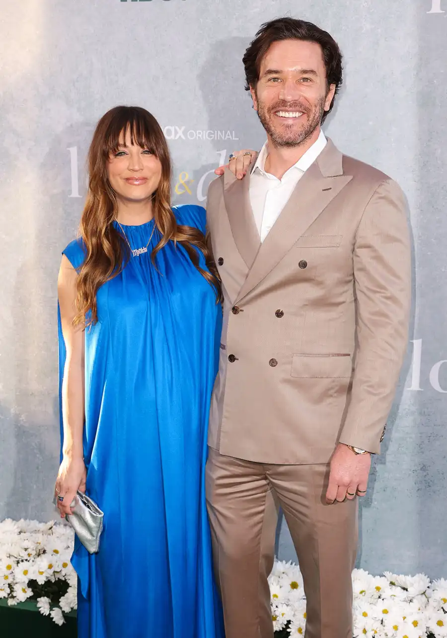 Kaley Cuoco and Tom Pelphrey Are Committed But Not Worried About Getting Engaged 111