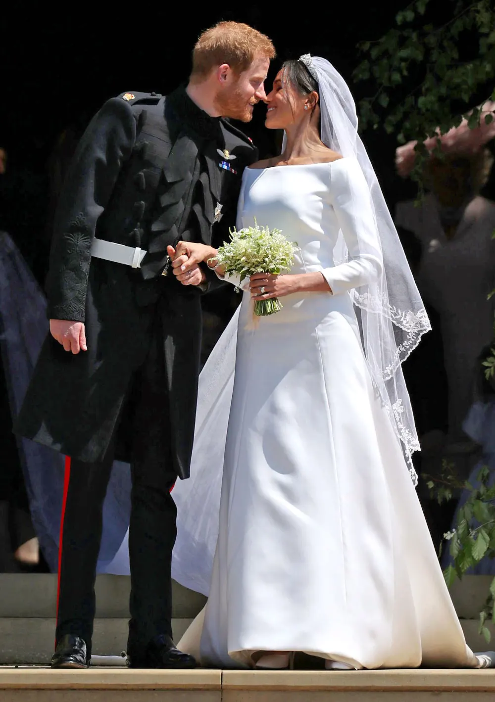 Katy Perry Comments About Meghan Markle Wedding Dress Resurface 3