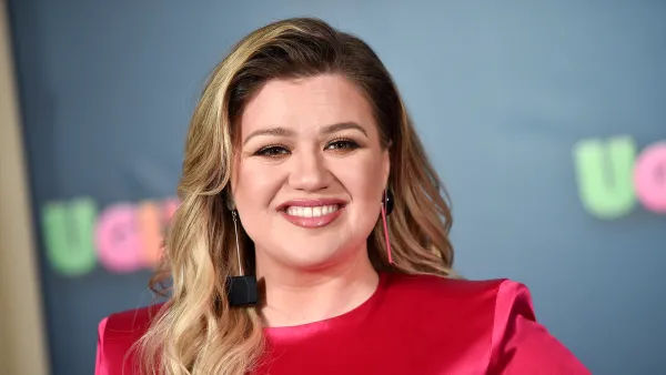 Kelly Clarkson Was 'Blindsided' by Toxic Work Environment Allegations at Her Talk Show: 'She Wasn't Aware'