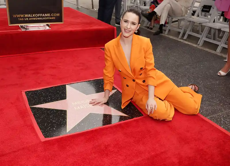 Rachel Brosnahan Hot Pics