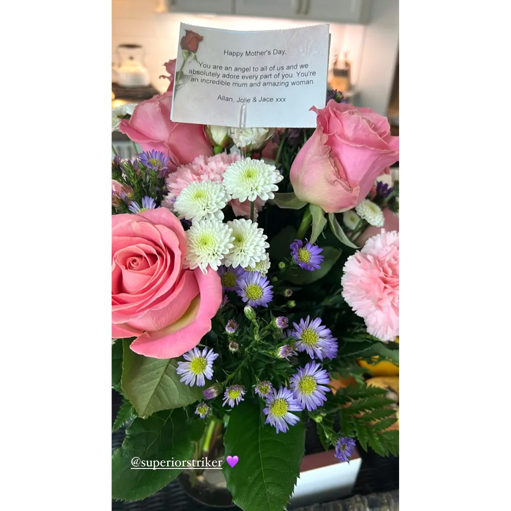 Read Jana Kramer&rsquo;s Boyfriend Allan Russell&rsquo;s Sweet Mother&rsquo;s Day Card (Which He Signed With Her Kids!)