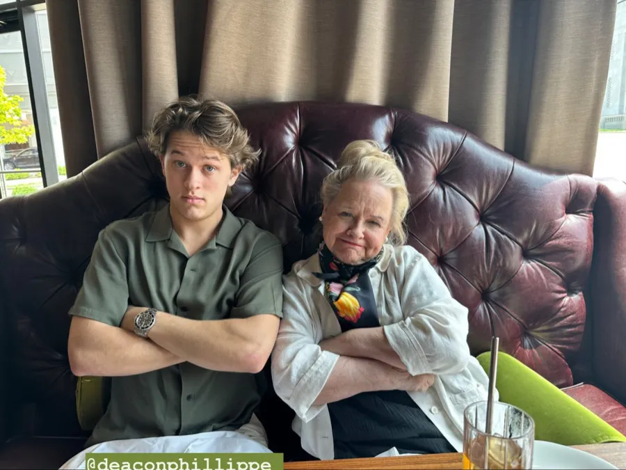 Reese Witherspoon Celebrates Mothers Day