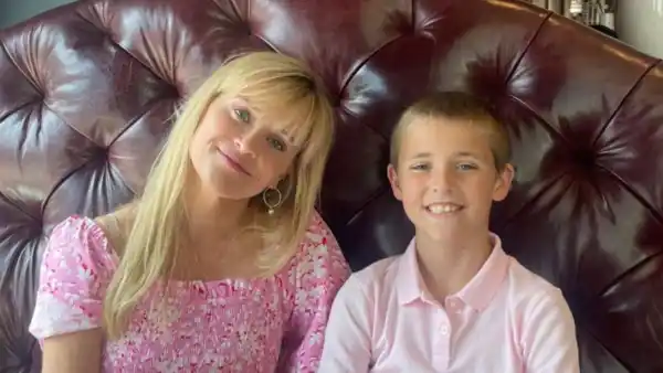 Reese Witherspoon Celebrates Mothers Day