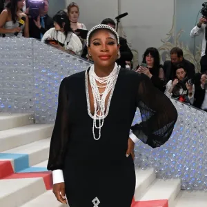 Serena Pregnant Mini Gall