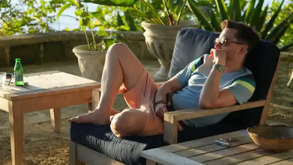 Succession Star Wears Walmart T-Shirt