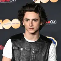 TIMOTHÉE CHALAMET BIO PIC