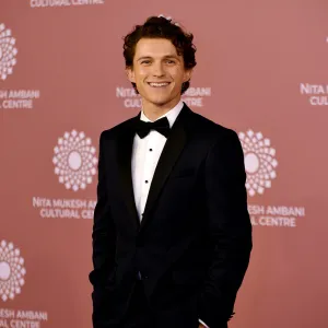 Tom-Holland-Reveals-He-Is-1-Year-Sober-165