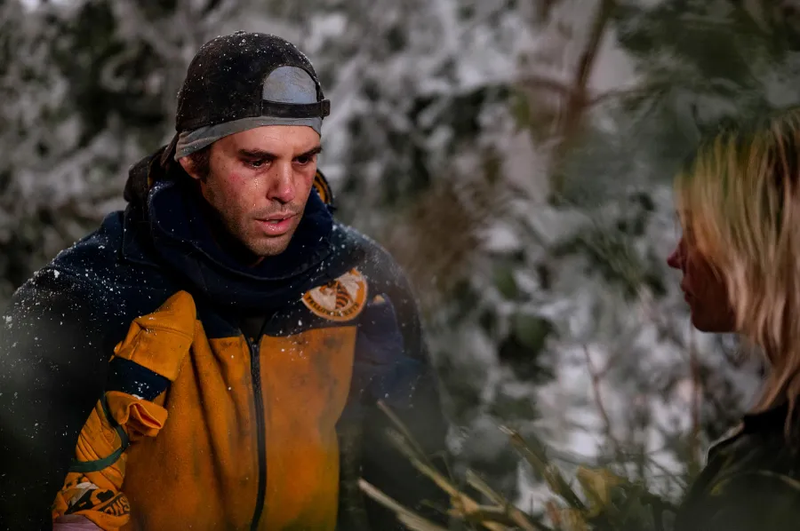 -Yellowjackets--Burning-Questions-After-Season-2-Finale--Who-Died--Who-Is-the-Antler-Queen-- -523 Steven Krueger as Ben Scott and Sophie Thatcher as Teen Natalie