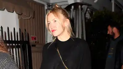 kate-hudson-black-dress