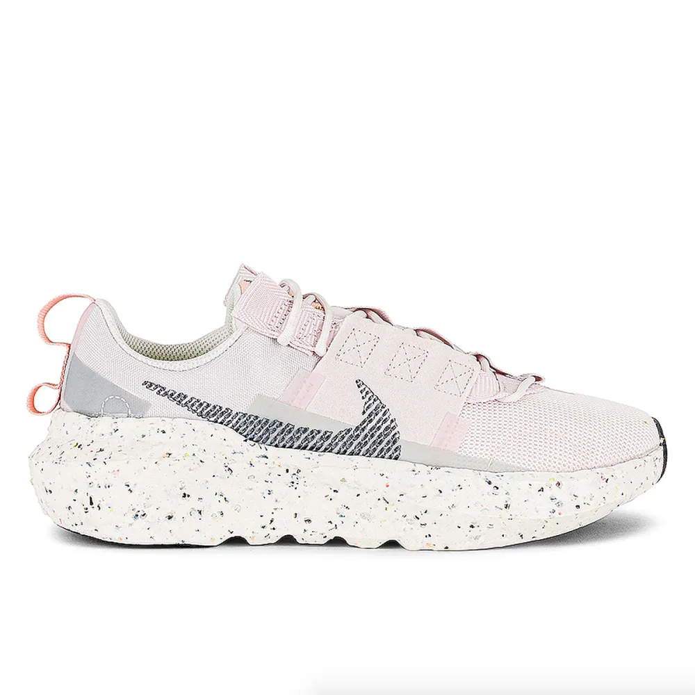 memorial-day-shoe-deals-revolve-nike-sneaker