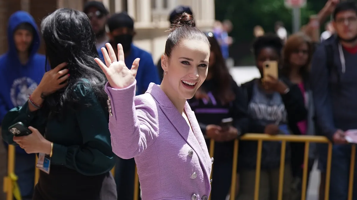 rachel-brosnahan-lavender-blazer