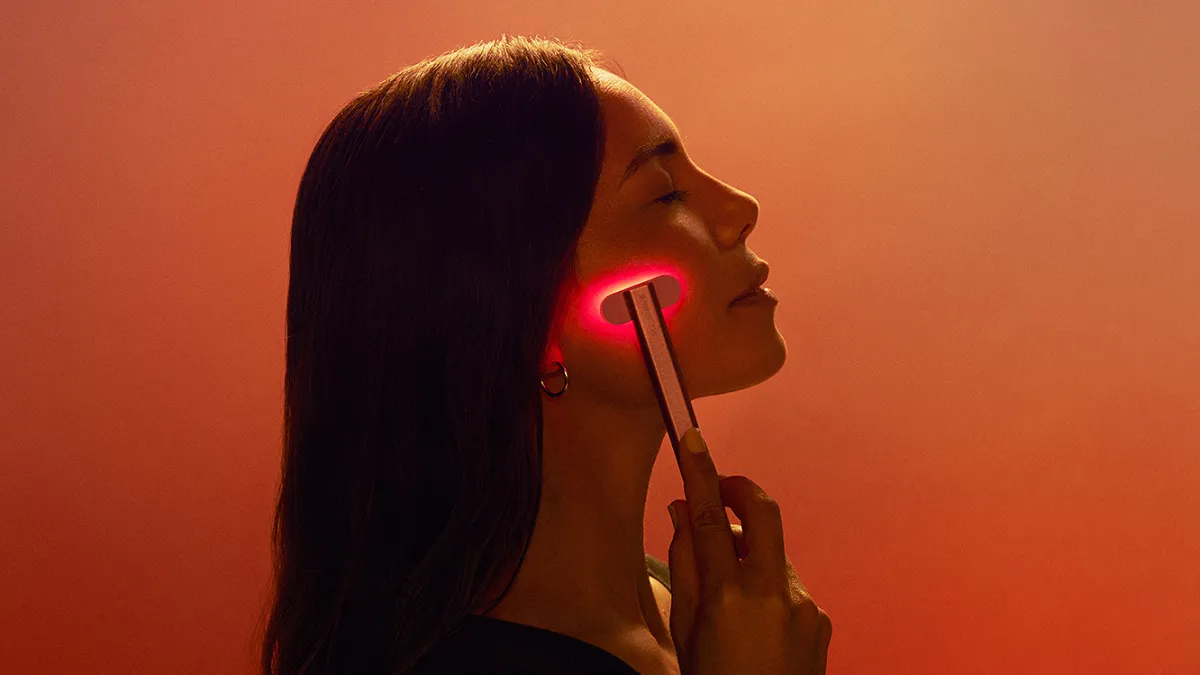 solawave-radiant-renewal-skincare-wand