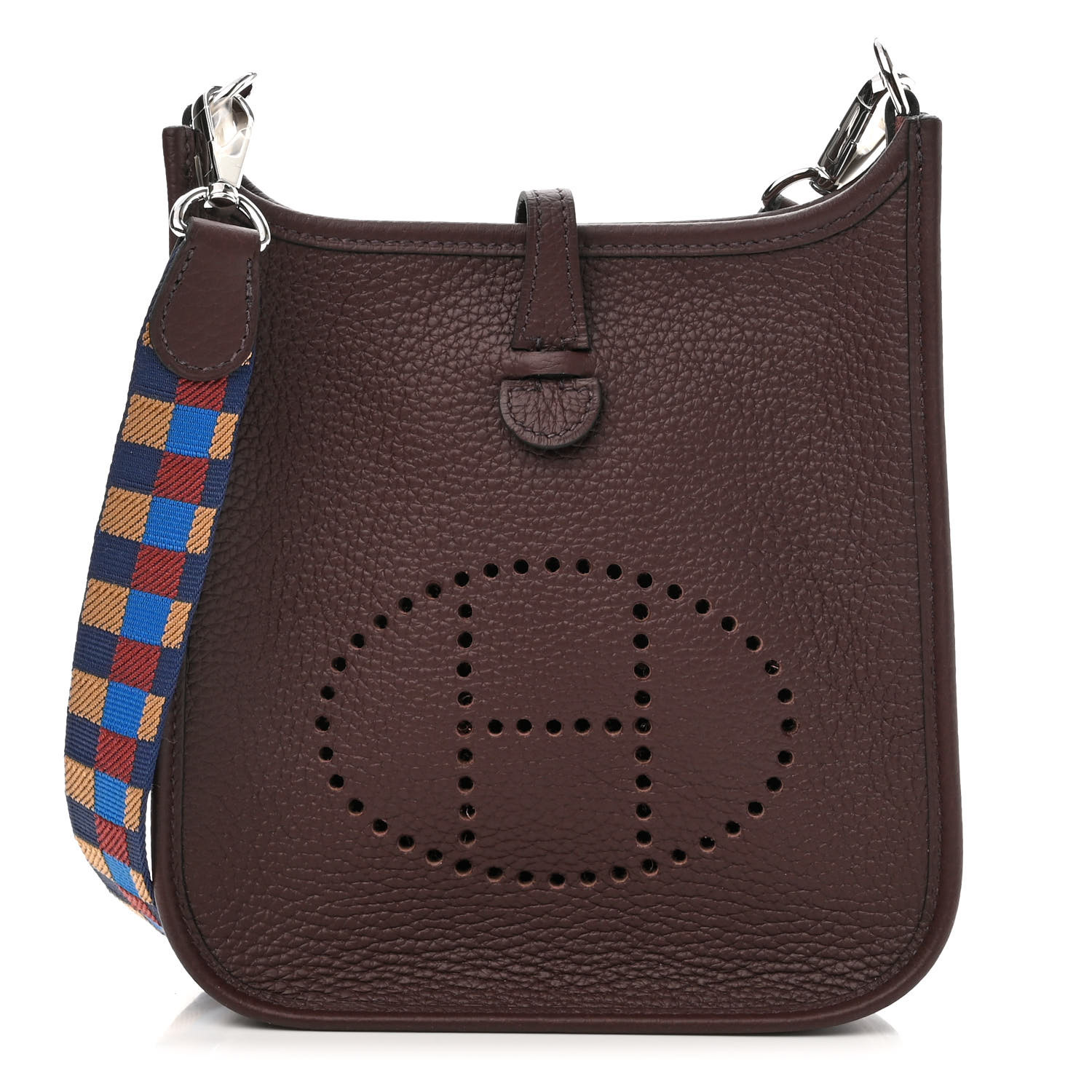 get summer ready with the perfect colorful bags for summer 2023