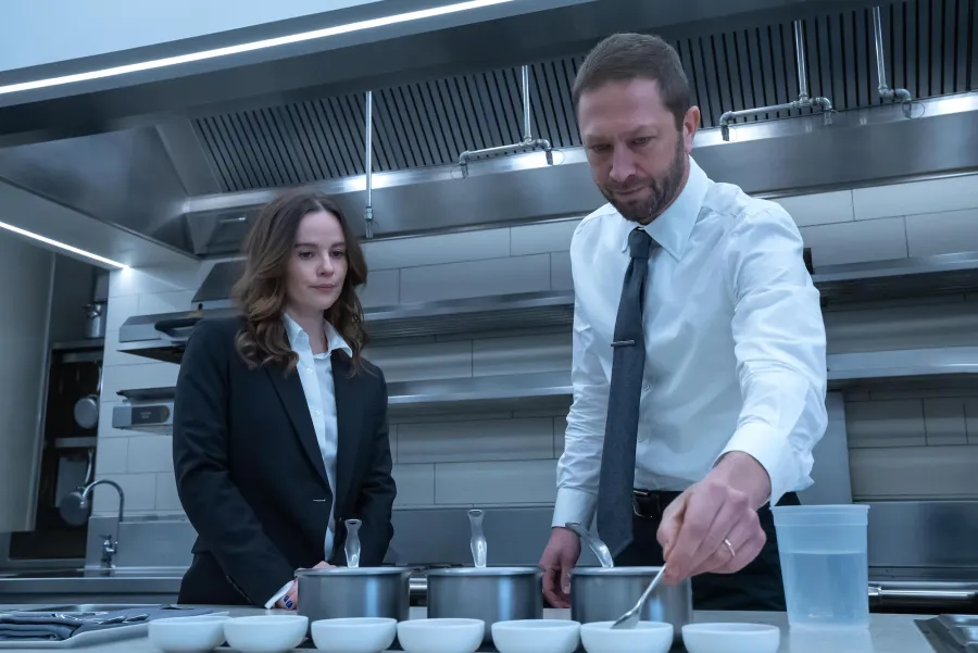 A Complete Guide to the Star-Studded Cameos in Hulu-s The Bear