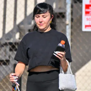 Amanda-Bynes-Detained-by-LAPD-3-Months-After-Reported-Psychiatric-Hold -553