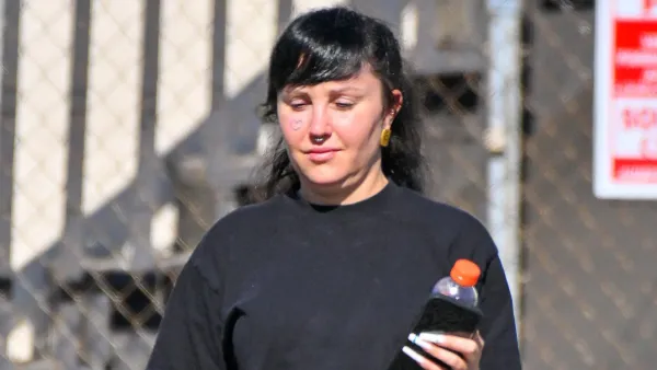 Amanda-Bynes-Detained-by-LAPD-3-Months-After-Reported-Psychiatric-Hold -553