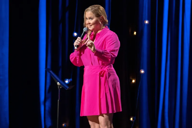 Amy Schumer Pokes Fun at Hilaria Baldwin and Her Von Trapp Amount of Kids 2