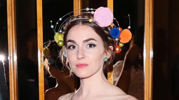 Anna-Marie-Tendler-Was-Hospitalized-for--Severe-Suicidal-Ideation--in-Early-2021-Before-John-Mulaney-Divorce -206