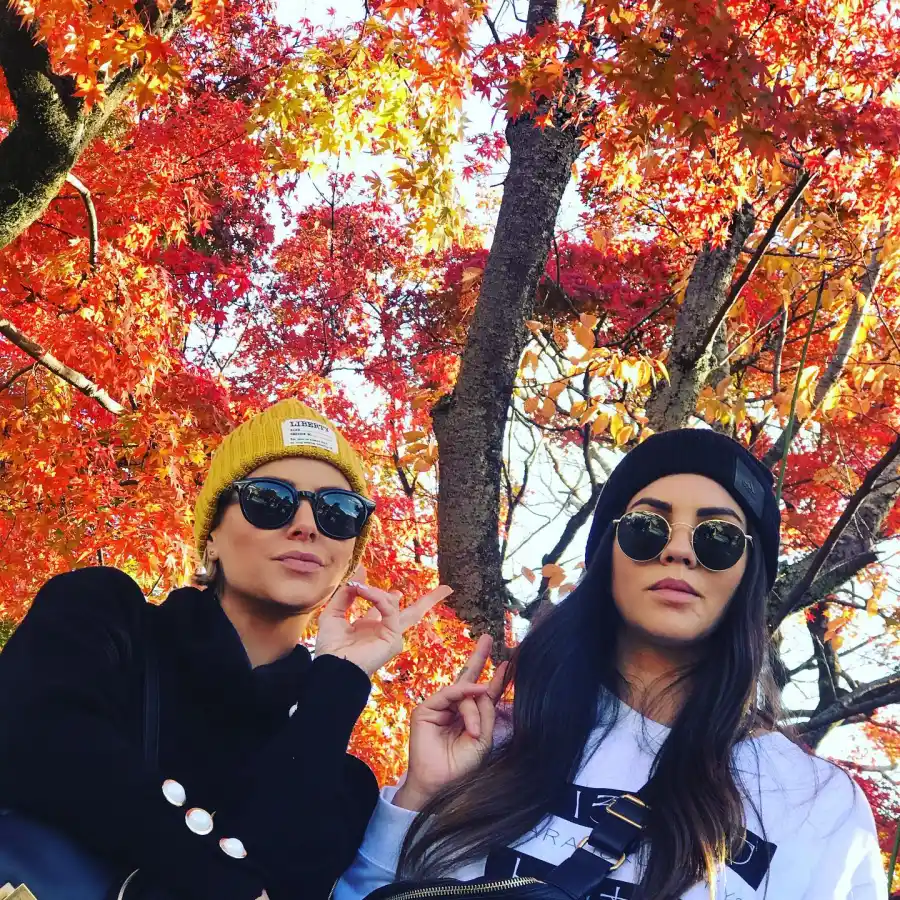 Ariana and Katie BFF Gall