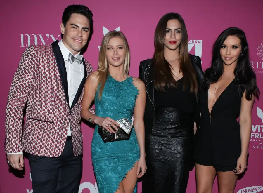 Ariana and Katie BFF Gall