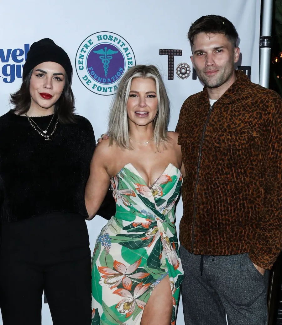 Ariana and Katie BFF Gall