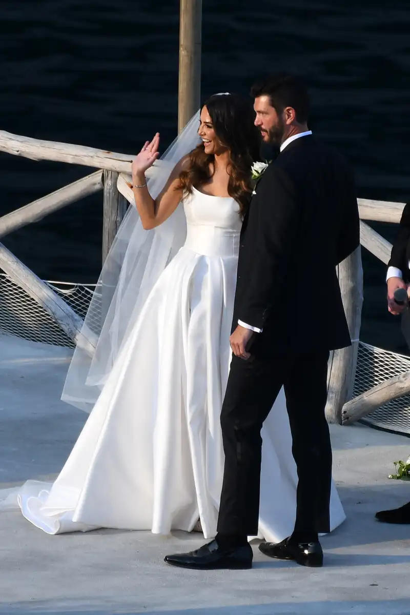 'Bachelorette' Alum Andi Dorfman and Blaine Hart's Wedding Album: Photos
