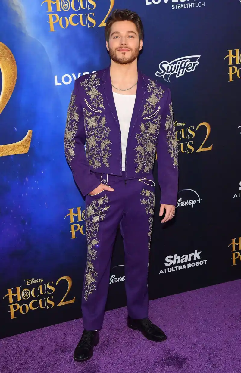 --Cruel-Summer--Cast-s-Dating-History-Through-the-Years--Olivia-Holt--Chiara-Aurelia--Griffin-Gluck-and-More--290 Froy Gutierrez