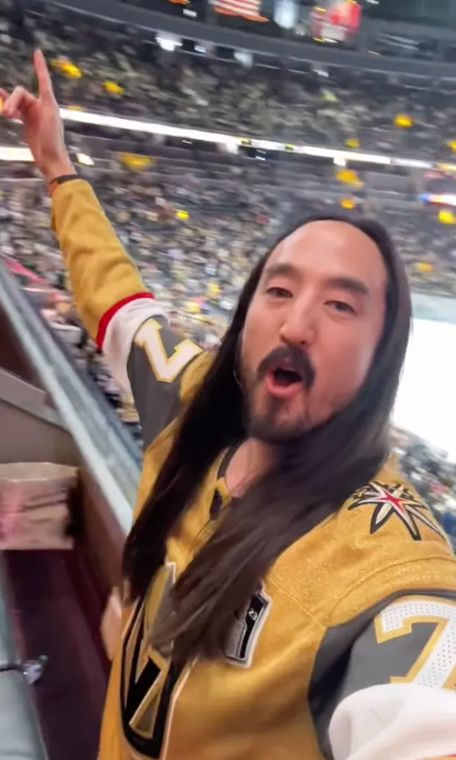 Hockey Fans Gallery - Steve Aoki
