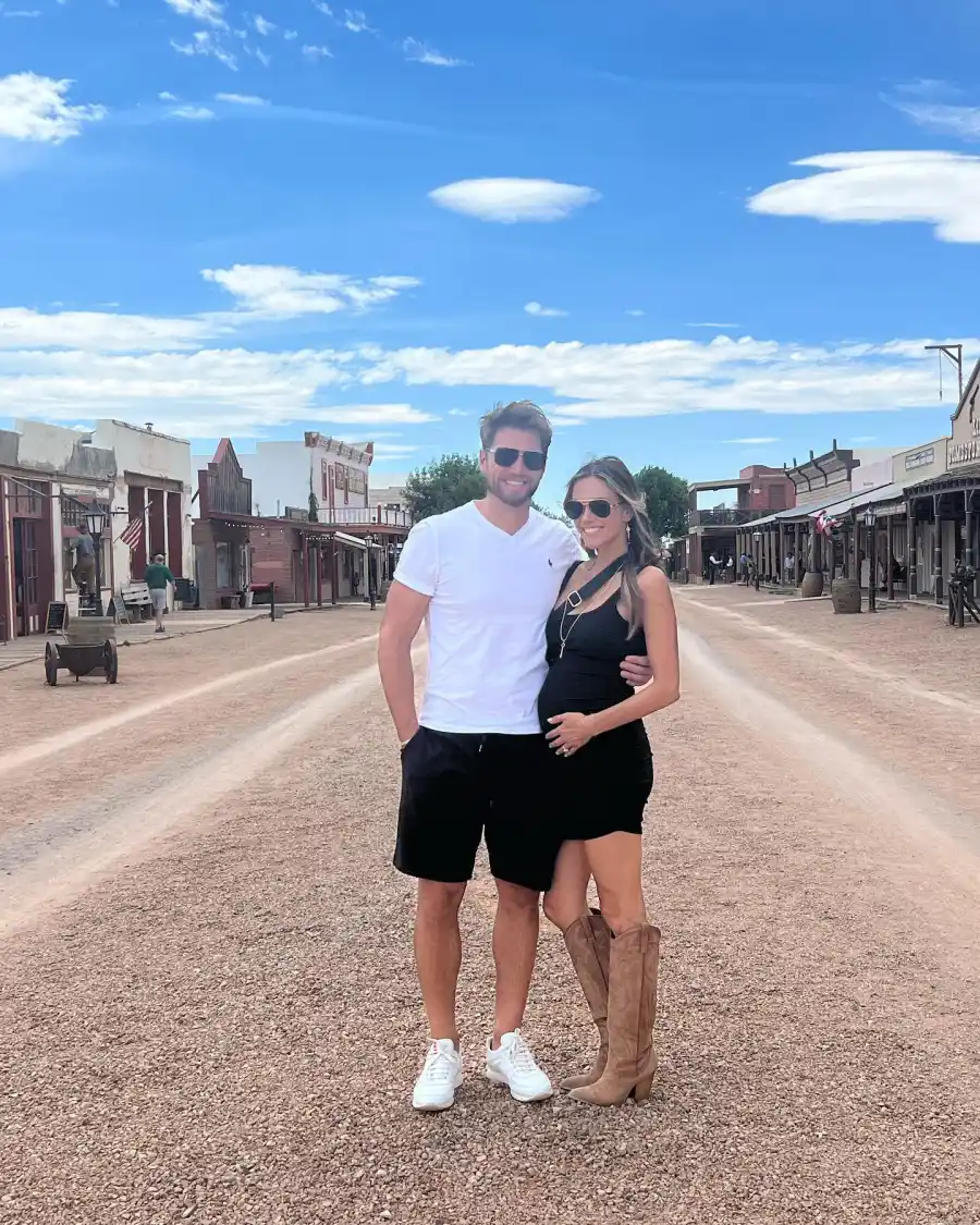 Jana Kramers Baby Bump Album