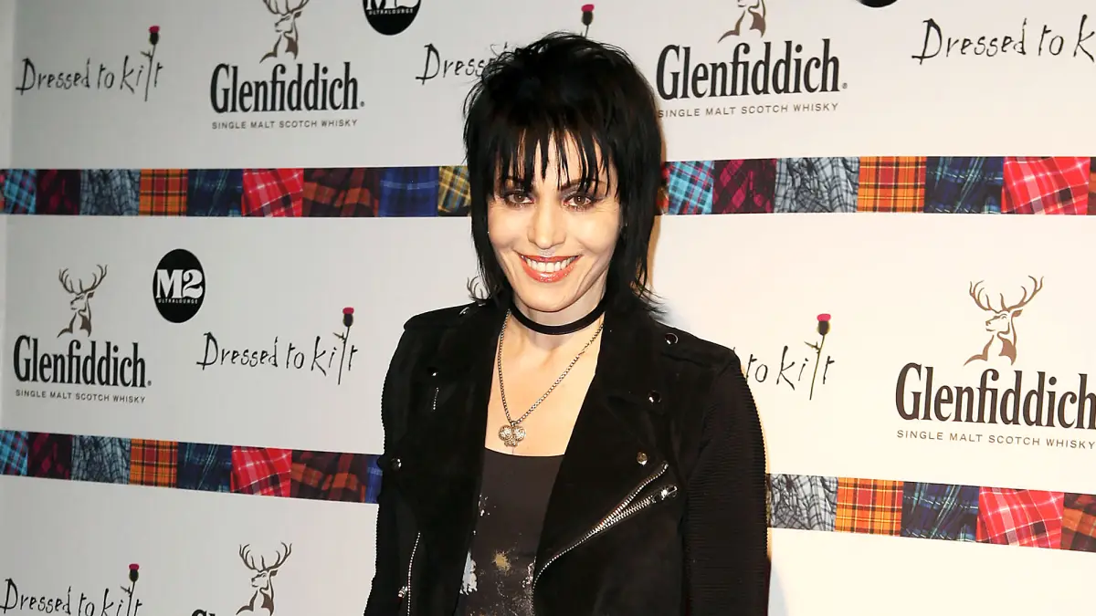 Joan-Jett-Kristen-Stewart-Did-Amazing-Job-Portraying-Me-in-The-Runaways-Joan-Jett-2010