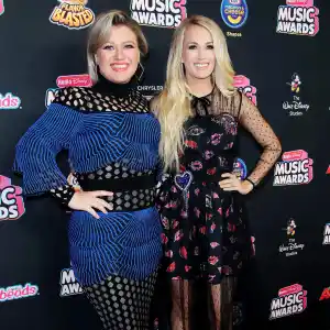 Kelly Clarkson Denies Carrie Underwood Feud Rumors