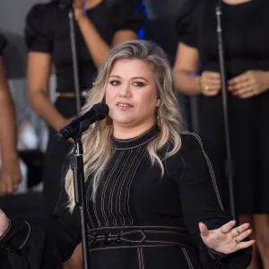 Kelly Clarkson Didn-t Handle Brandon Blackstock Divorce Well