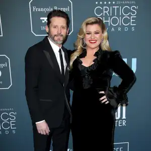 Kelly-Clarkson-Gets-Candid-About-Brandon-Blackstock-Relationship--Divorce-and-More-Revelations-on--We-Can-Do-Hard-Things--Podcast-371