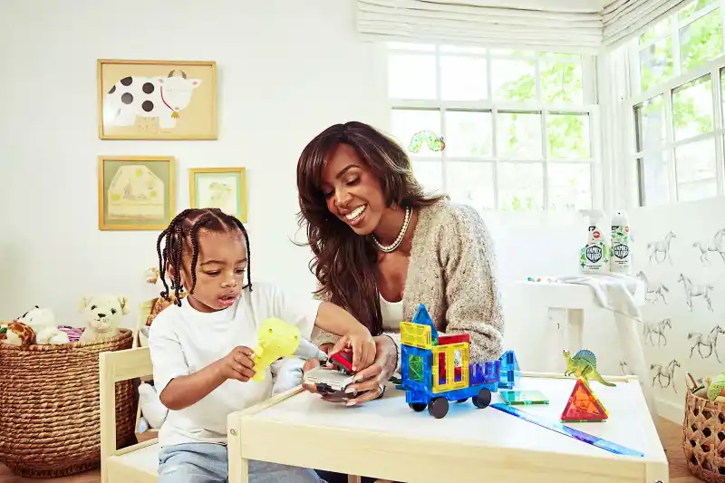 Kelly Rowland They Play With Their Kids Just Like Us