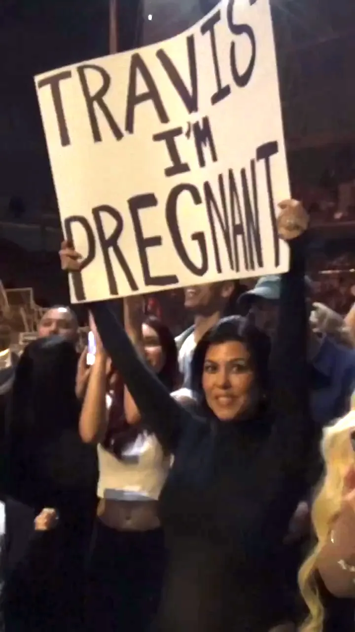 Kourtney Kardashian Gives Birth, Welcomes Her Baby No. 1 With Husband Travis Barker