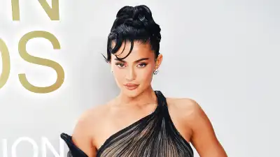 Kylie Jenner Gives Fans a Mini House Tour of Her Bar Room, Jokes ‘This Is Weird’ to Show