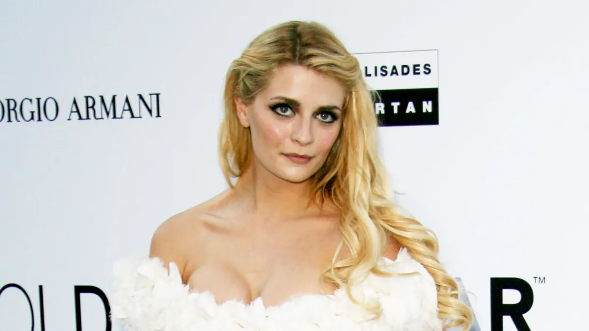 Mischa-Bartons-The-Beautiful-Life-Canceled-After-Just-Two-Episodes-Mischa-Barton-2010