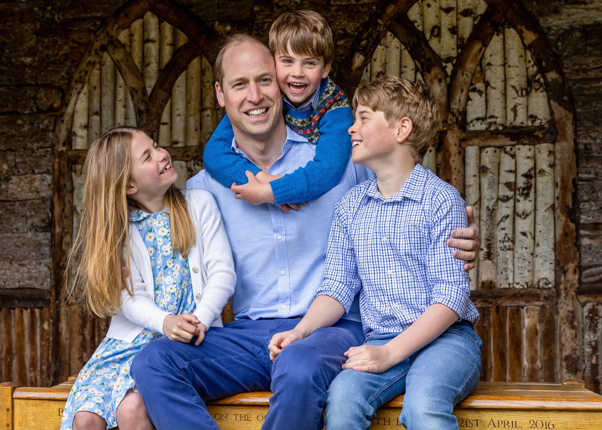 Prince William Poses With George, Charlotte, Louis for Father's Day Photo